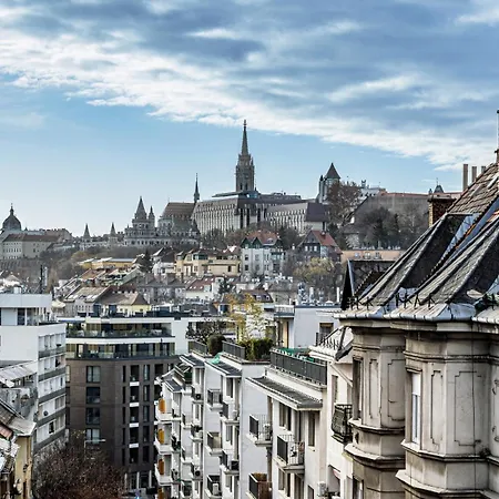 Daire Buda Floor With Terrace & View