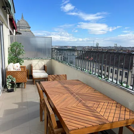 Buda Floor With Terrace & View Apartamento *